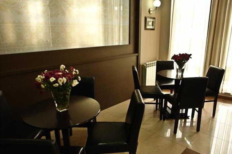 Hotel Porta Скопье Ресторан фото
