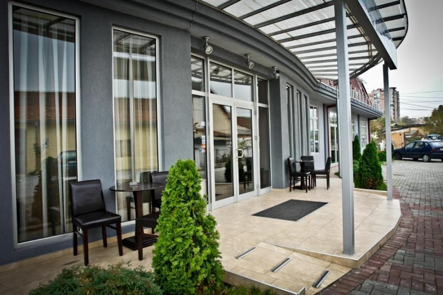 Hotel Porta Скопье Экстерьер фото